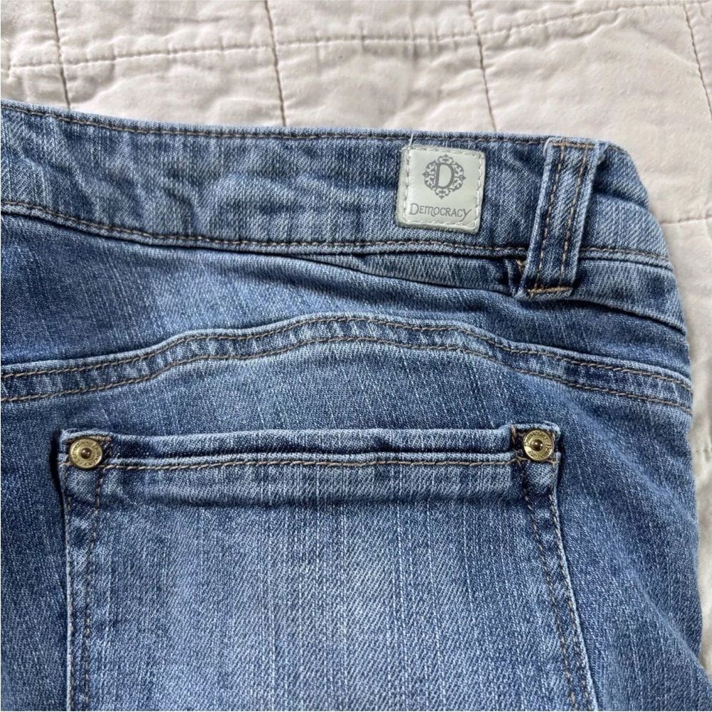 Democracy Womens 8 Distressed Girlfriend Embroidered Floral Blue Jean - Picture 7 of 13